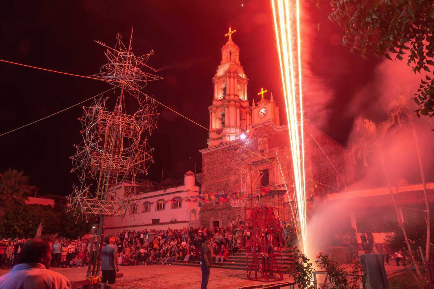 ajijic-fireworks-castillo-fiestas-san-andres
