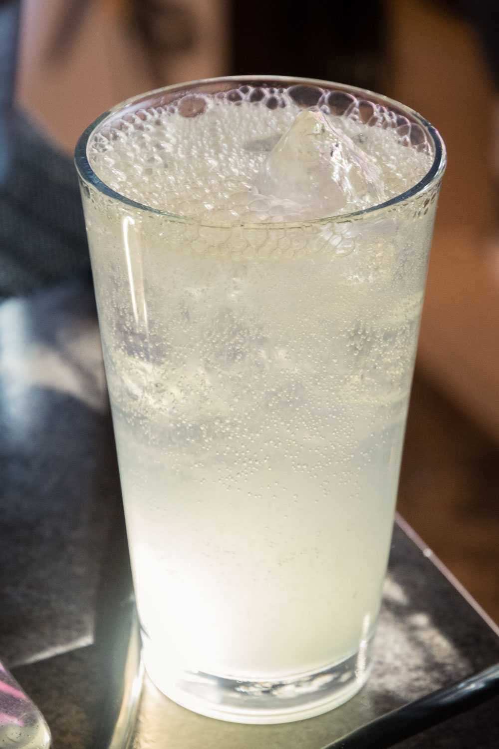 A limonada mineral: mineral water with lime juice and sugar.